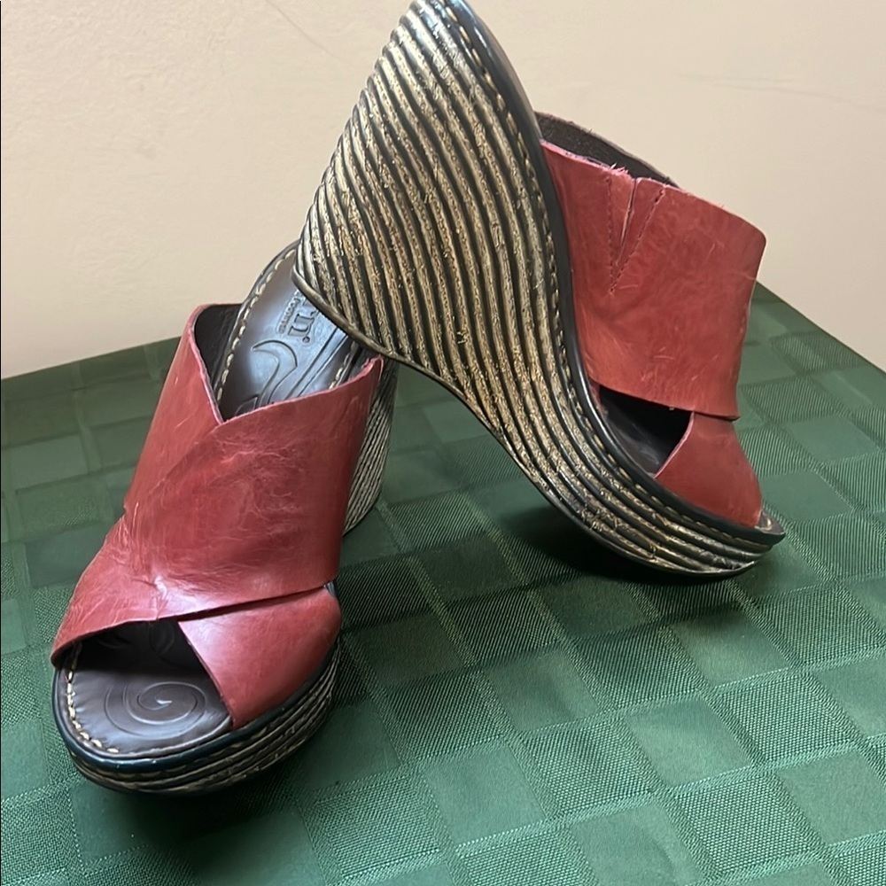 Women's Born Red Leather Sandals